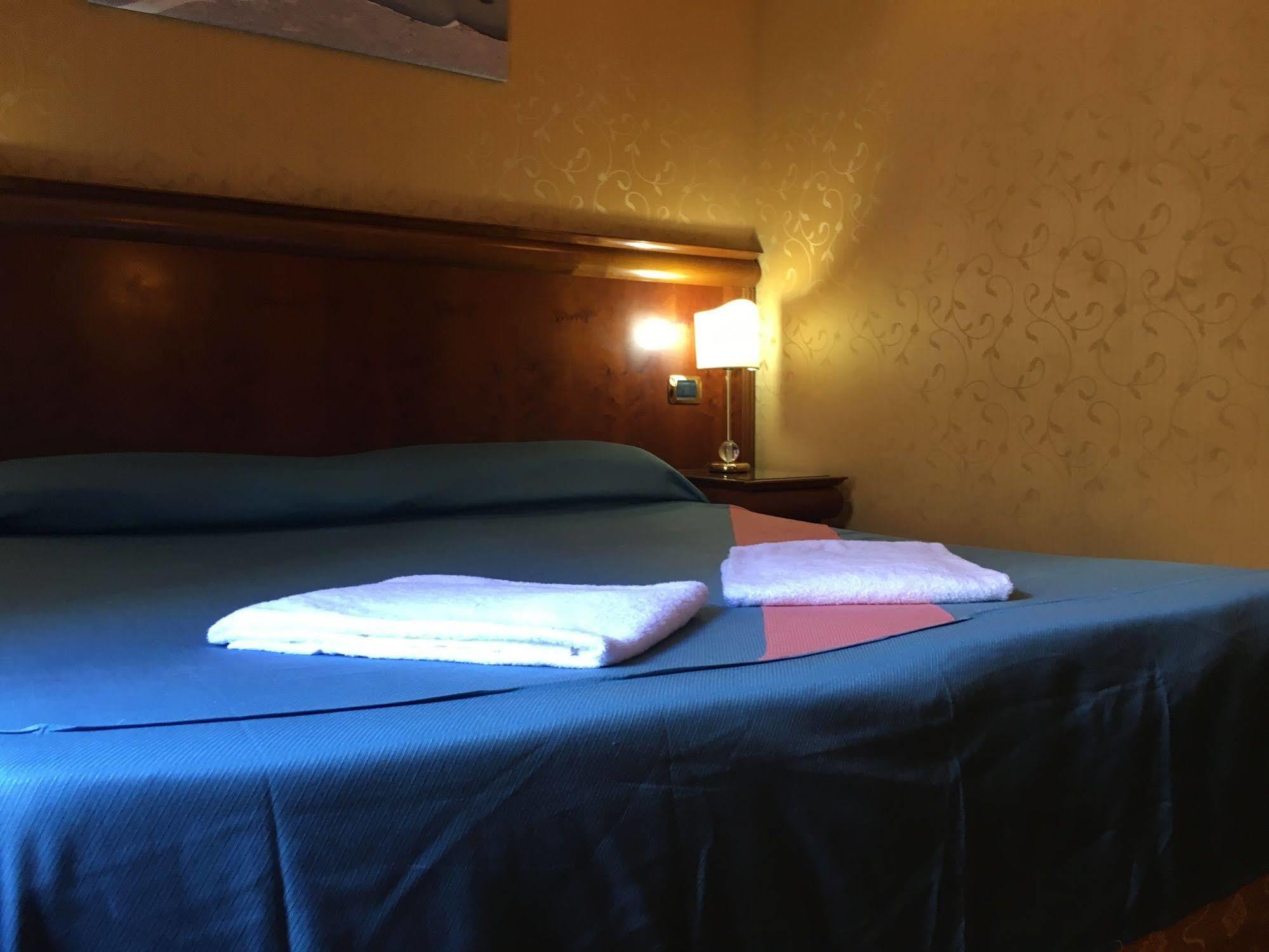 Hotel Divine Róma Kültér fotó