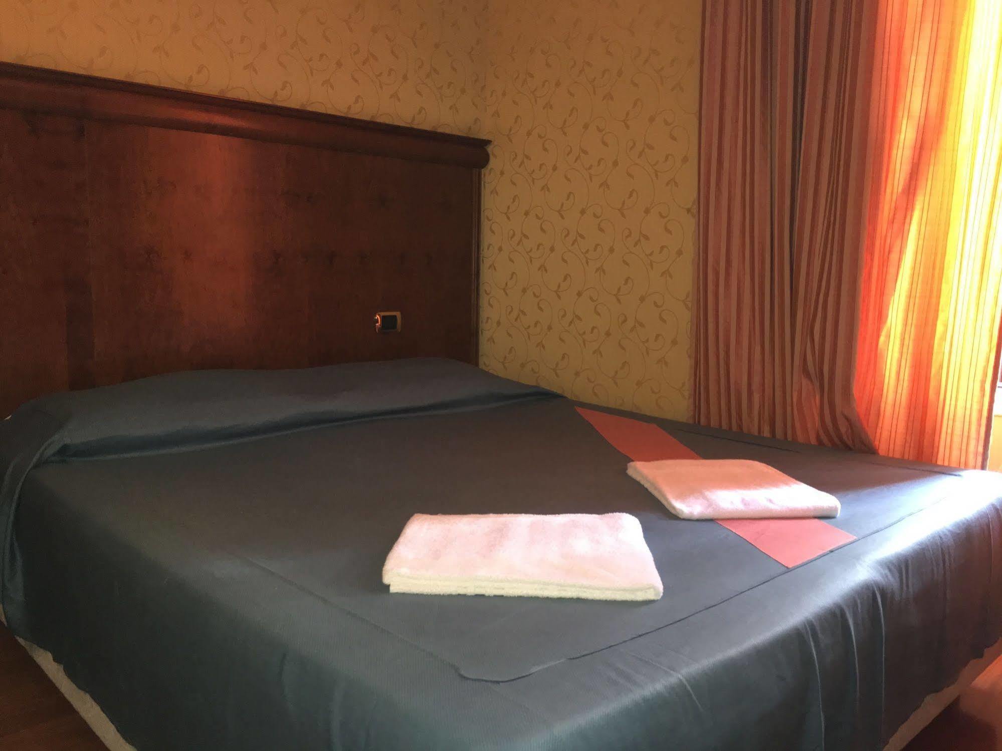 Hotel Divine Róma Kültér fotó