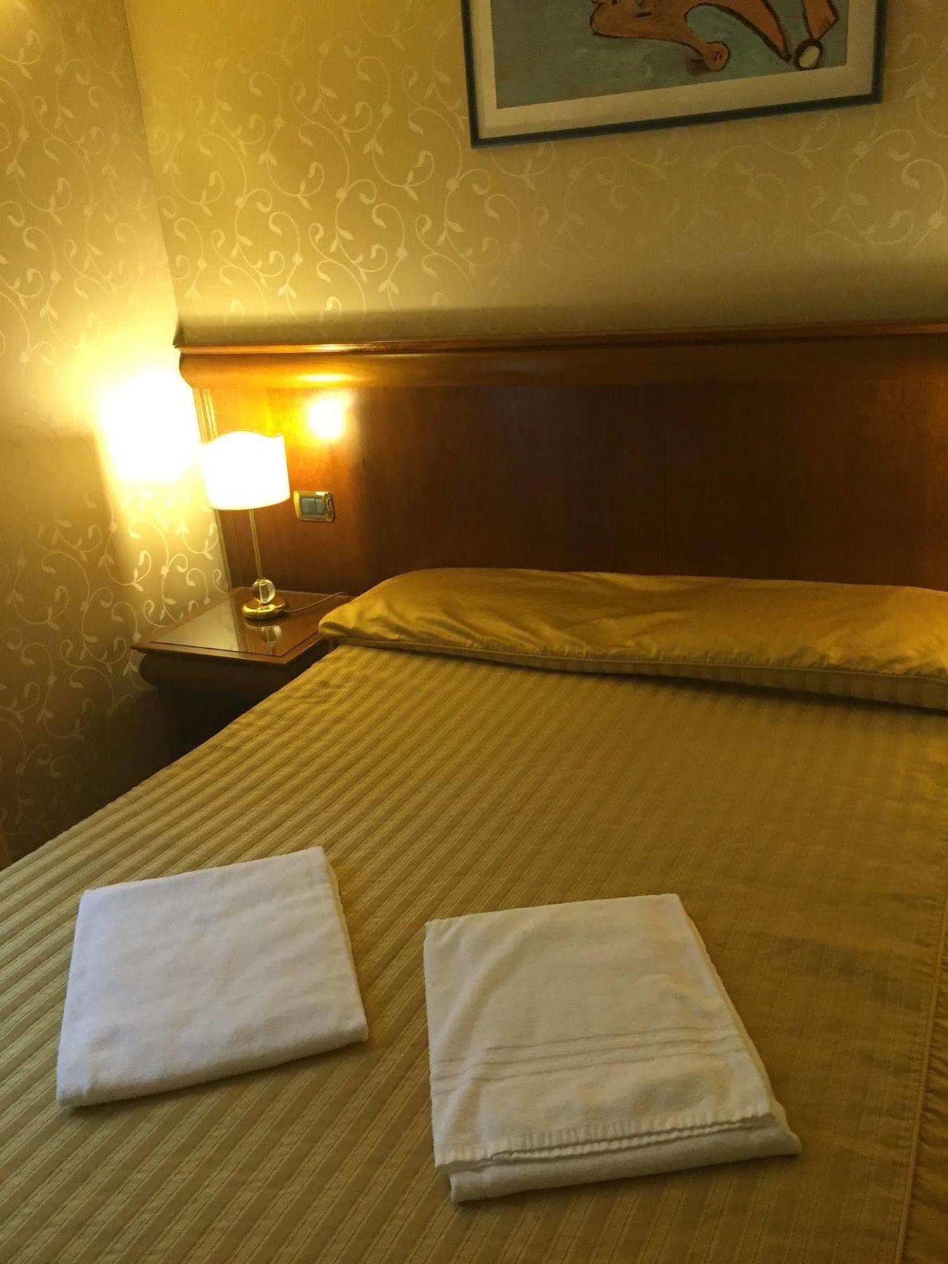 Hotel Divine Róma Kültér fotó