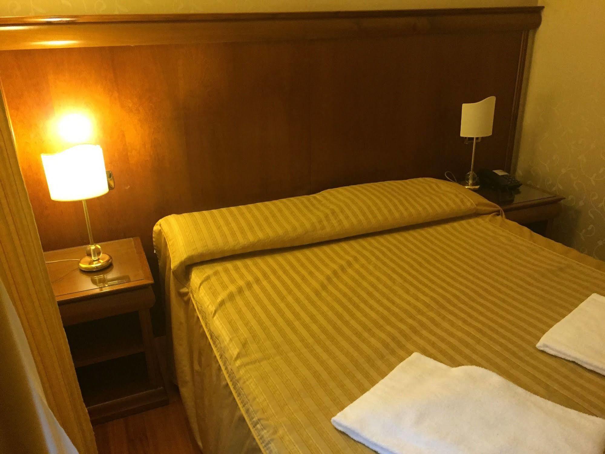 Hotel Divine Róma Kültér fotó