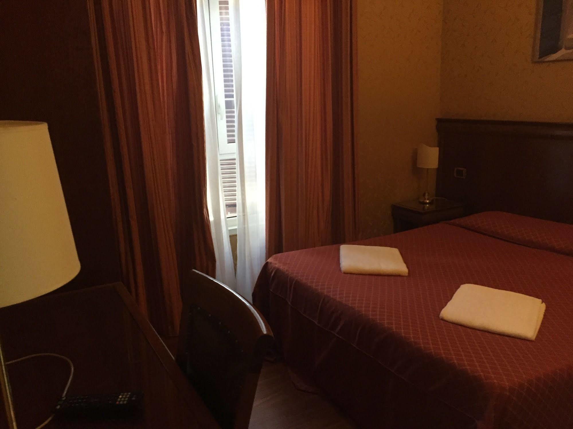 Hotel Divine Róma Kültér fotó